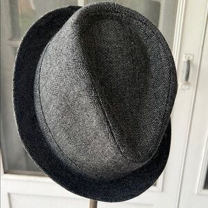 Men's S/M Gray Herringbone Fedora Hat
